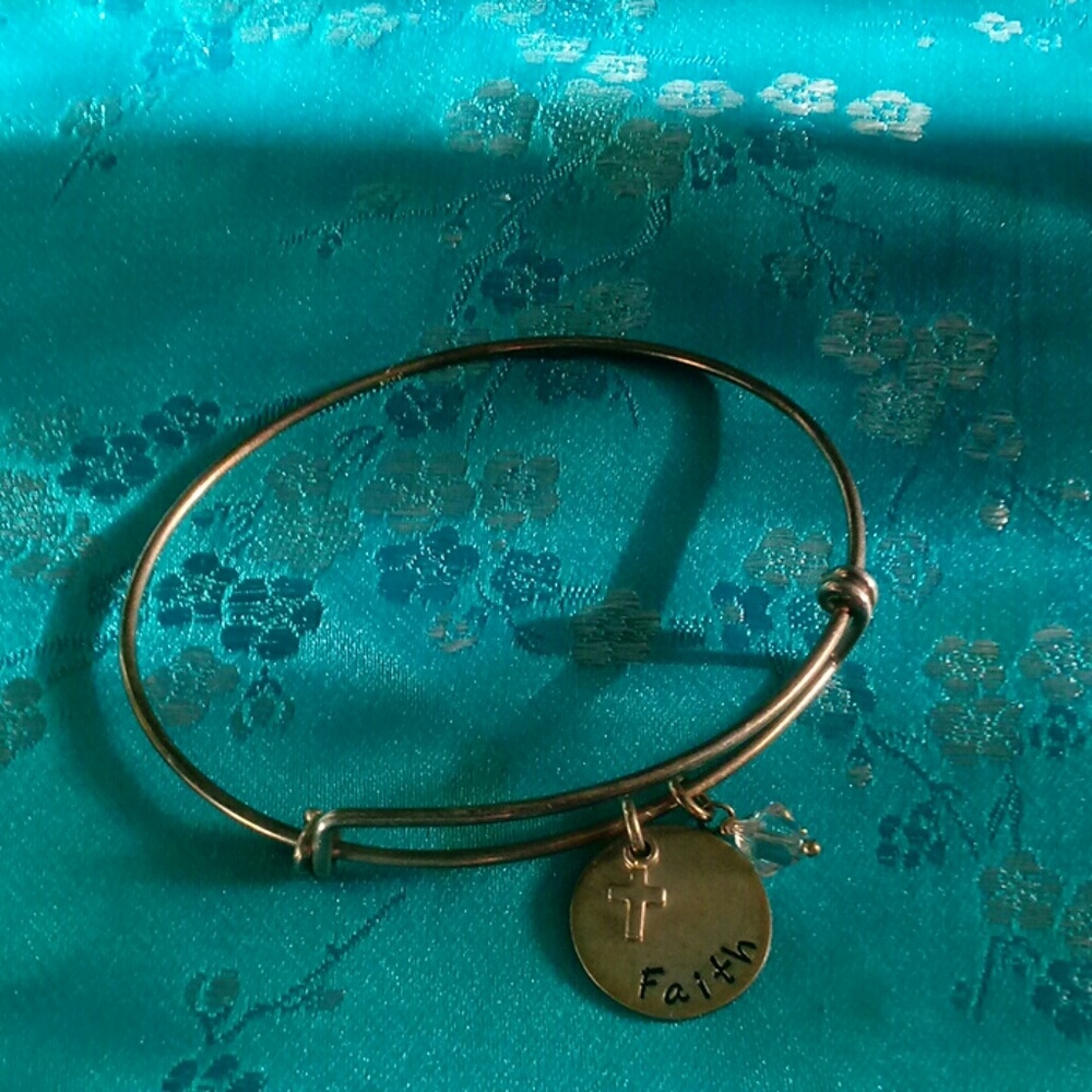 Bracelet w/ cross